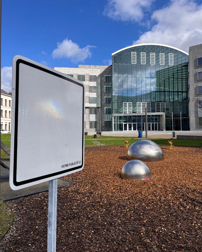 Olivier Deruyttere série signal espace publicitaire a louer